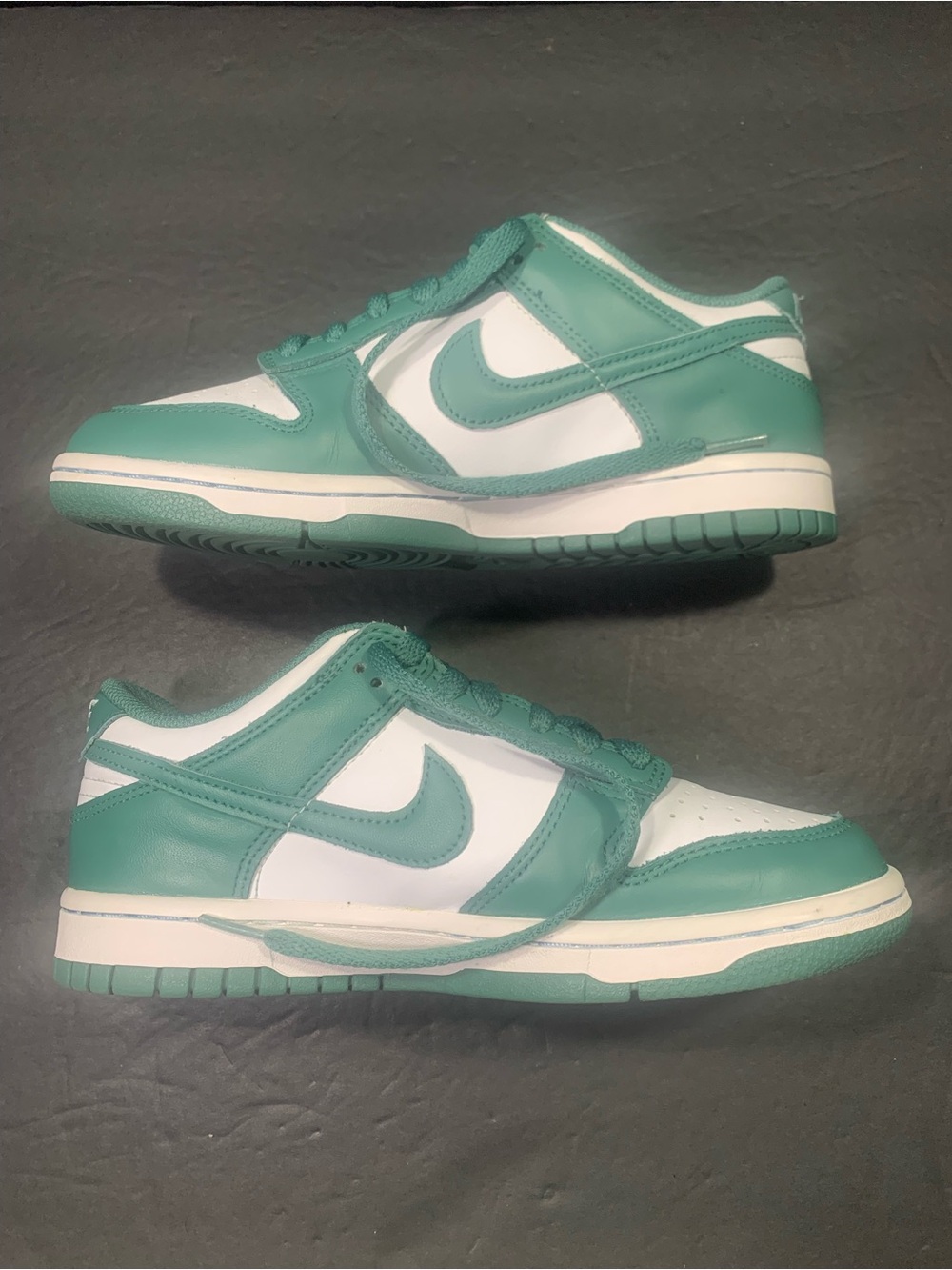 Nike Dunk Low Sneakers White Green Shoe Size - 6.5 Women’s or Youth 5Y - Picture 6 of 9